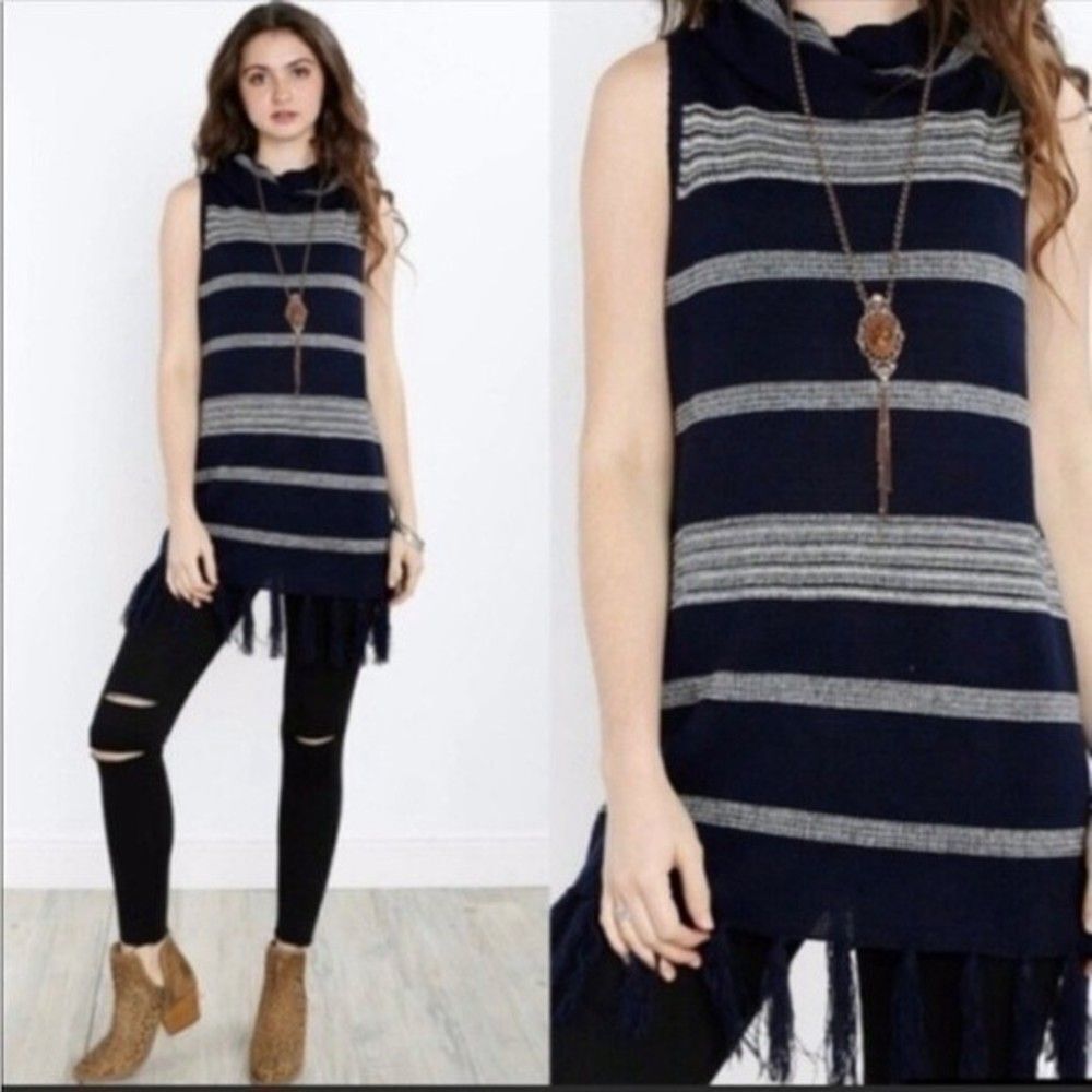 BB Dakota Revolve Navy Blue Fringe Sleeveless Cowl Neck Striped Sweater Small